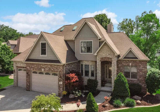 Homes for sale in Valparaiso, IN | 95 Muirfield Dr, Valparaiso, IN 46385 | MLS# 839973