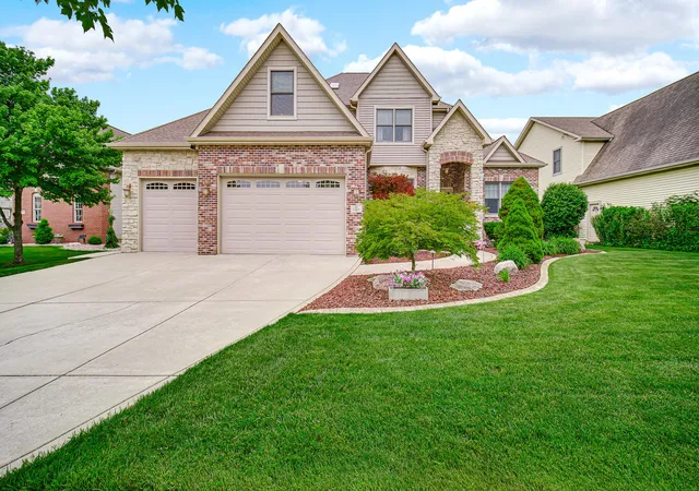 Homes for sale in Valparaiso, IN | 95 Muirfield Dr, Valparaiso, IN 46385 | MLS# 839973