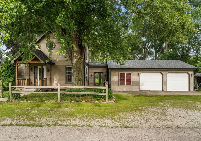 Homes for sale in Wheatfield, IN | 60 N Wolf St, Wheatfield, IN 46392 | MLS# 841587