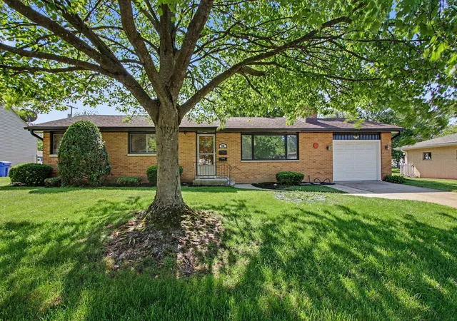 Photo 1 of Sale Pending at 725 S East St, Crown Point, IN 46307 | MLS# 839782 | Listing updated on 2026-09-24