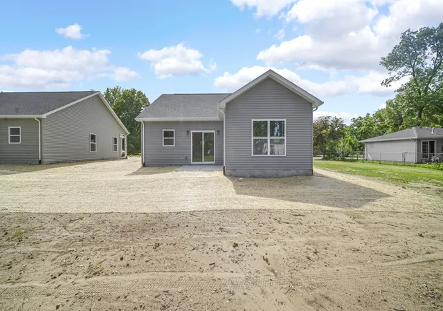 Homes for sale in Lake Station, IN | 2861 Benton St, Lake Station, IN 46405 | MLS# 839920