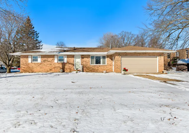 2nd image of 1749 Green Meadow Ln, Chesterton, IN 46304 | MLS# 839746