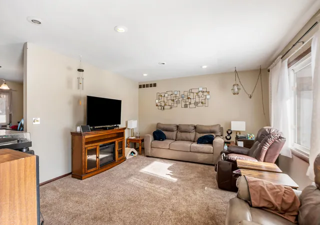 3rd image of 1749 Green Meadow Ln, Chesterton, IN 46304 | MLS# 839746
