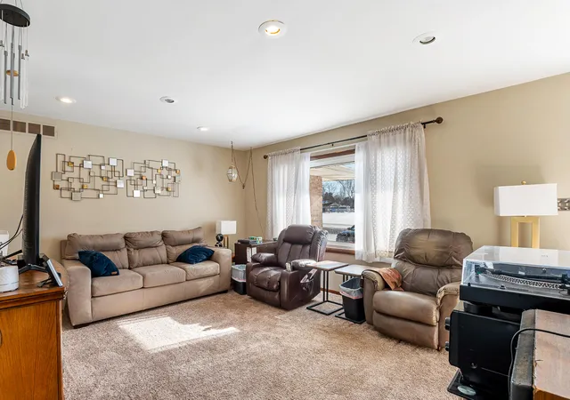 4th image of 1749 Green Meadow Ln, Chesterton, IN 46304 | MLS# 839746