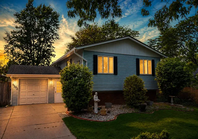 5th image of 9502 Forrest Dr, Highland, IN 46322 | MLS# 839813