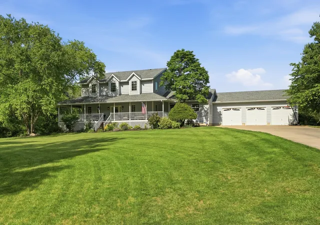Homes for sale in Valparaiso, IN | 3154 Thornhill Dr, Valparaiso, IN 46385 | MLS# 839749