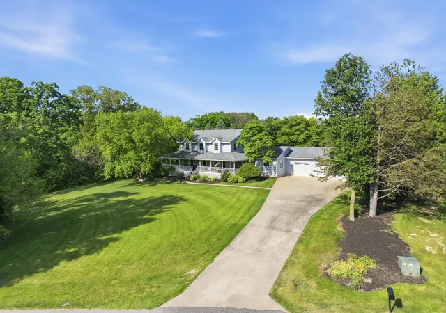 Homes for sale in Valparaiso, IN | 3154 Thornhill Dr, Valparaiso, IN 46385 | MLS# 839749