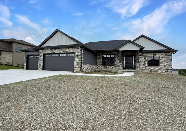 Homes for sale in St. John, IN | 10148 Spring Lake Rd, St. John, IN 46373 | MLS# 839846