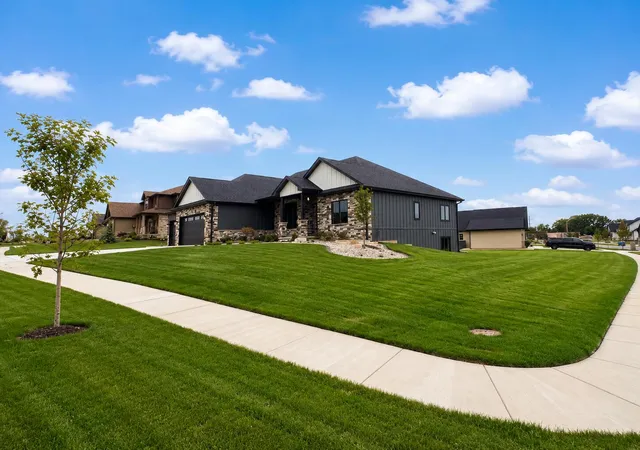 Photo 3 of Single family home for sale at 10148 Springlake Rd, Saint John, IN 46373 | MLS# 839846 | Listing updated on 2026-09-18