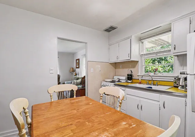 5th image of 206 S Adams St, Hebron, IN 46341 | MLS# 840000