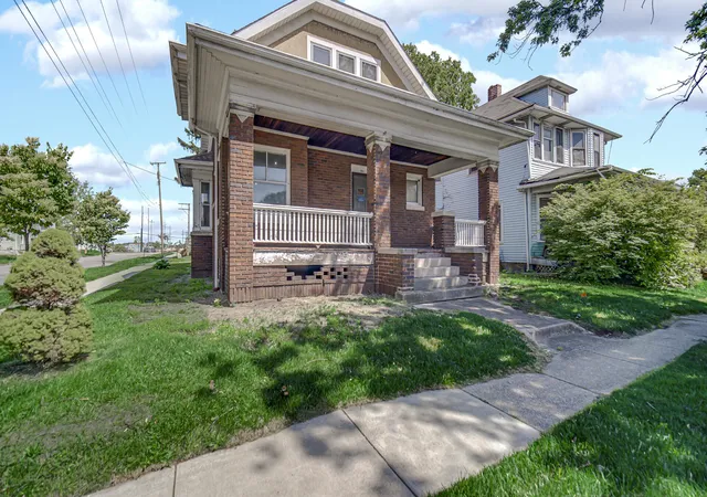 Photo 1 of Single family home for sale at 101 E Lincolnway, La Porte, IN 46350 | MLS# 839853 | Listing updated on 2026-09-18