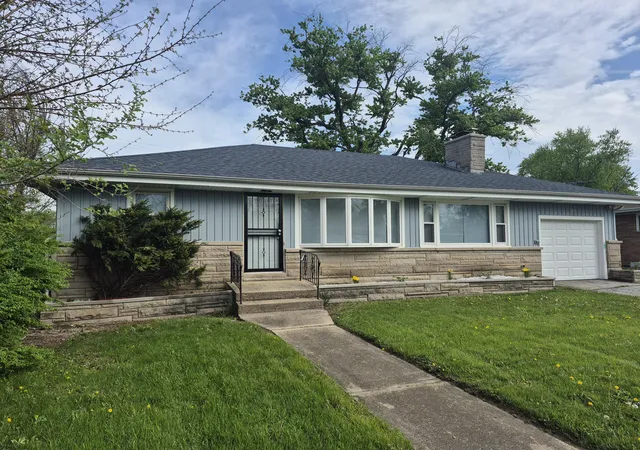 1st image of 1000 W 54th Ave, Merrillville, IN 46410 | MLS# 839778