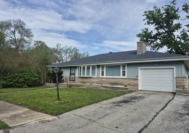 2nd image of 1000 W 54th Ave, Merrillville, IN 46410 | MLS# 839778