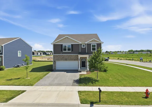 1st image of 185 Aviana Ave, Hobart, IN 46342 | MLS# 840154