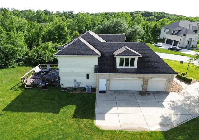 3rd image of 8751 Bridgewater Ct, Crown Point, IN 46307 | MLS# 840665