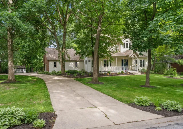 3rd image of 12227 S Williams Ct, Crown Point, IN 46307 | MLS# 839966