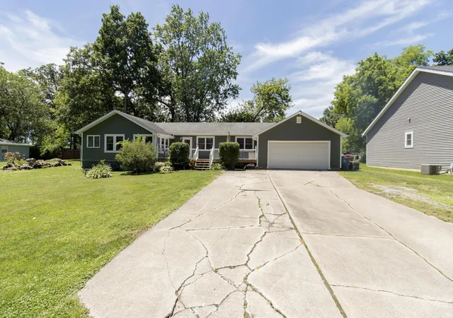 Homes for sale in Cedar Lake, IN | 14734 Lee St, Cedar Lake, IN 46303 | MLS# 841318
