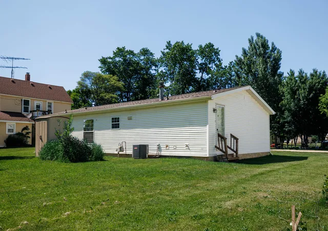 3rd image of 605 E Washington St, Morocco, IN 47963 | MLS# 839854