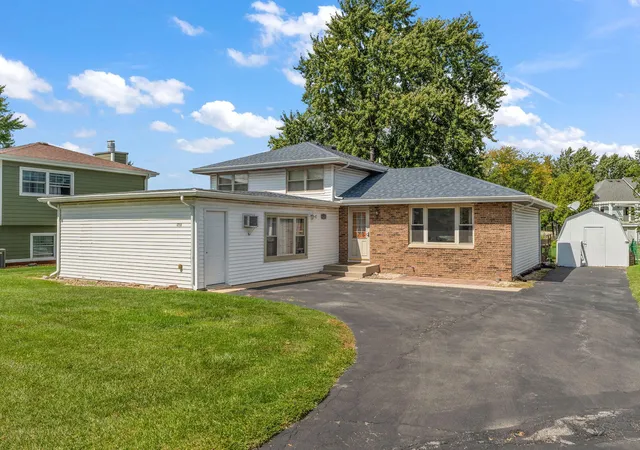1st image of 4076a Bush Hill Ct, Crown Point, IN 46307 | MLS# 840242