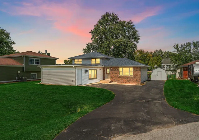 2nd image of 4076a Bush Hill Ct, Crown Point, IN 46307 | MLS# 840242