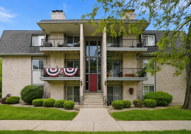 Homes for sale in Schererville, IN | 1725 Homan Dr #204, Schererville, IN 46375 | MLS# 840027