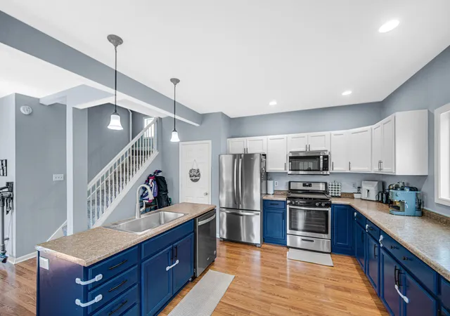 2nd image of 808 Lillian St, Hobart, IN 46342 | MLS# 840135