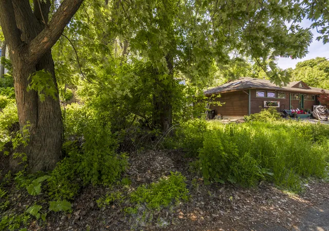 27th image of 7710 Oak Ave, Gary, IN 46403 | MLS# 839931