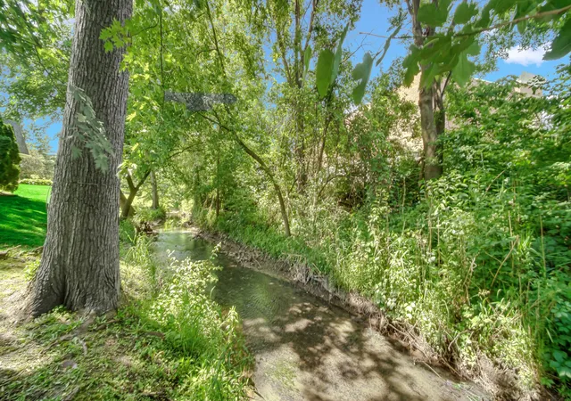 3rd image of 9320 Spring Creek Dr #6, Highland, IN 46322 | MLS# 839991