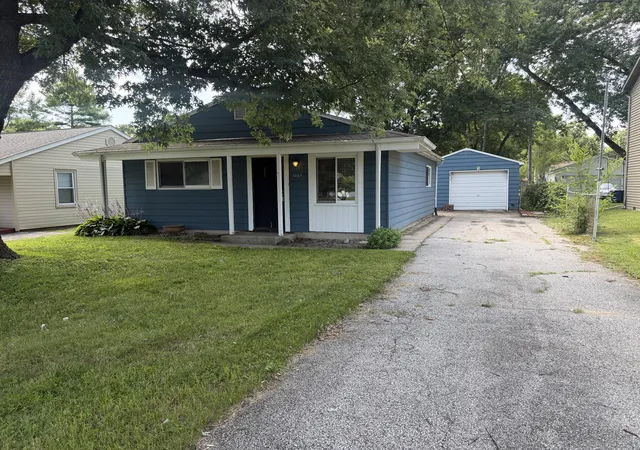 1st image of 1025 W Porter Ave, Chesterton, IN 46304 | MLS# 842089