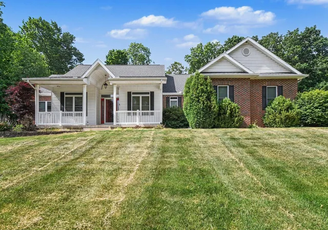 2nd image of 55220 Sundance Dr, New Carlisle, IN 46552 | MLS# 839918