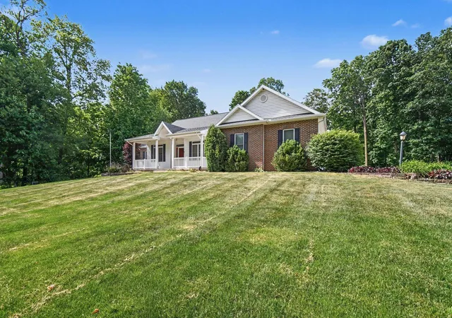 3rd image of 55220 Sundance Dr, New Carlisle, IN 46552 | MLS# 839918