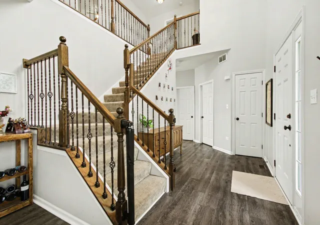Photo 3 of Single family home for sale at 9172 Briar Ln, Saint John, IN 46373 | MLS# 839928 | Listing updated on 2026-09-22