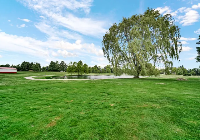 4th image of 552 Fleetwood Dr N, Valparaiso, IN 46385 | MLS# 839954