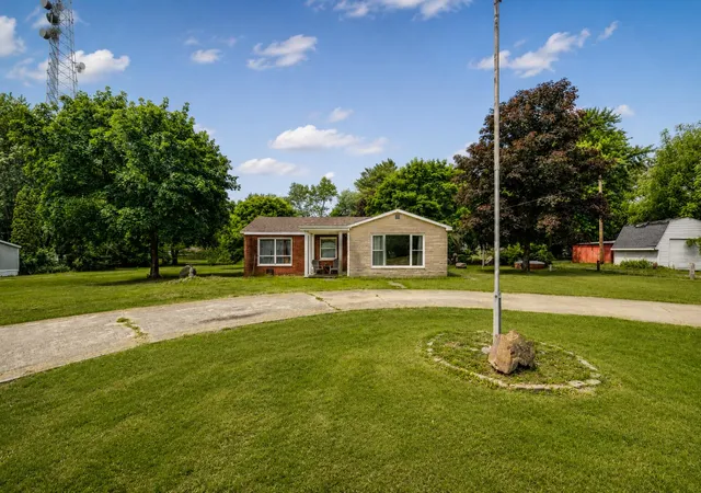 Homes for sale in Medaryville, IN | 211 S Madison St, Medaryville, IN 47957 | MLS# 839957