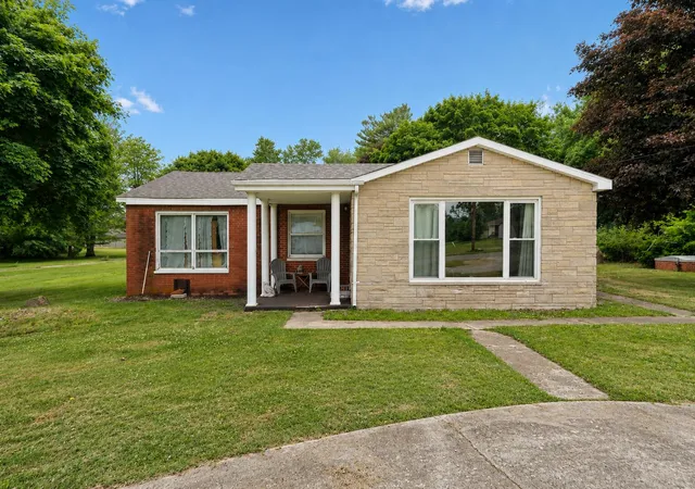 Homes for sale in Medaryville, IN | 211 S Madison St, Medaryville, IN 47957 | MLS# 839957