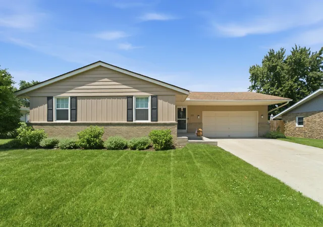 1st image of 211 Cherokee Dr, Lowell, IN 46356 | MLS# 842614