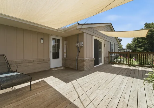 2nd image of 211 Cherokee Dr, Lowell, IN 46356 | MLS# 842614