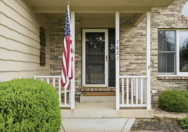Homes for sale in Crown Point, IN | 7621 Hamlin St, Crown Point, IN 46307 | MLS# 840815