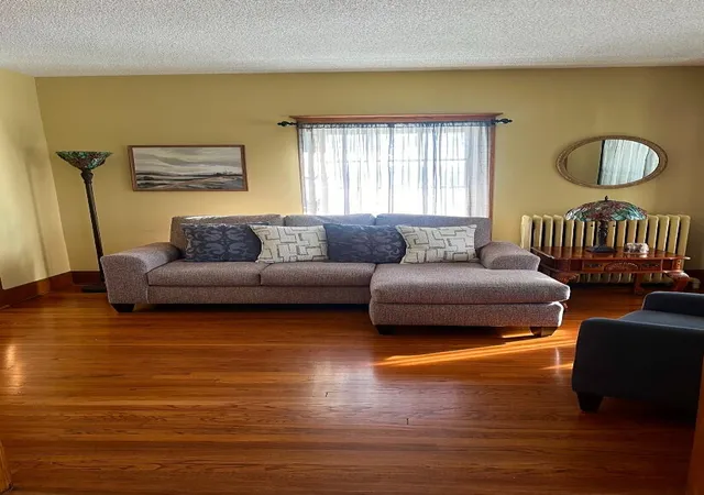 3rd image of 920 E Cleveland Ave, Hobart, IN 46342 | MLS# 840024