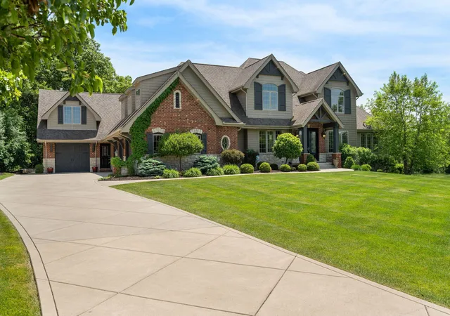 3rd image of 1840 Kleven Ln, Crown Point, IN 46307 | MLS# 840037