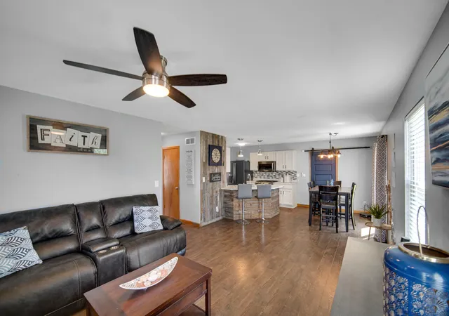 4th image of 491 Pheasant Run Dr, Hobart, IN 46342 | MLS# 840034