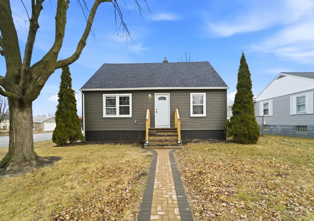 Homes for sale in Griffith, IN | 747 N Lafayette St, Griffith, IN 46319 | MLS# 840065