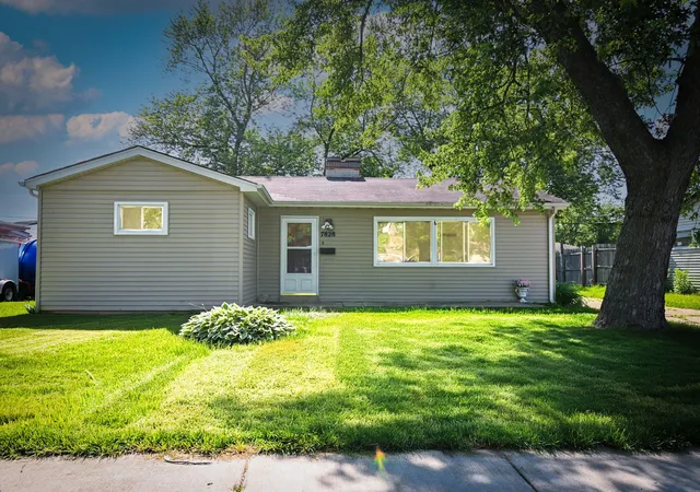 Photo 1 of Single family home for sale at 7828 Chestnut Ave, Hammond, IN 46324 | MLS# 840085 | Listing updated on 2026-08-04