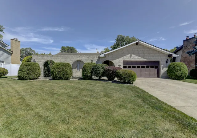 1st image of 9617 White Oak Ave, Munster, IN 46321 | MLS# 840165