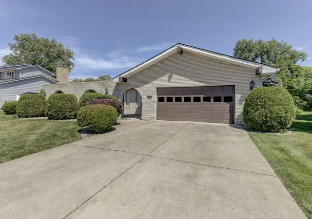 2nd image of 9617 White Oak Ave, Munster, IN 46321 | MLS# 840165