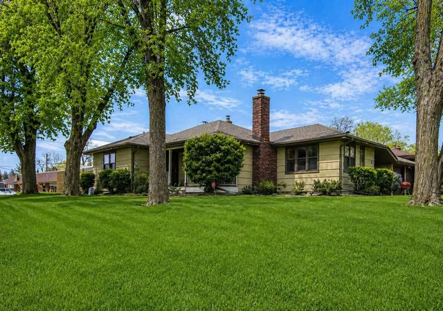 3rd image of 8845 Grace St, Highland, IN 46322 | MLS# 840568