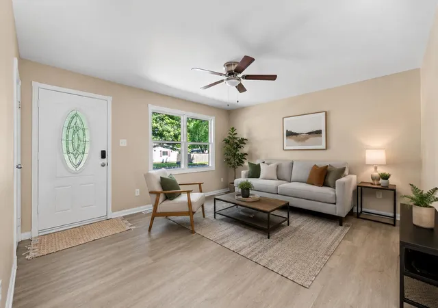 Photo 2 of Sale Pending at 504 Robyn Rd, Valparaiso, IN 46385 | MLS# 840105 | Listing updated on 2026-09-20