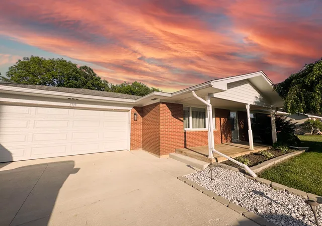 Homes for sale in Monticello, IN | 2155 N West Shafer Dr, Monticello, IN 47960 | MLS# 842039