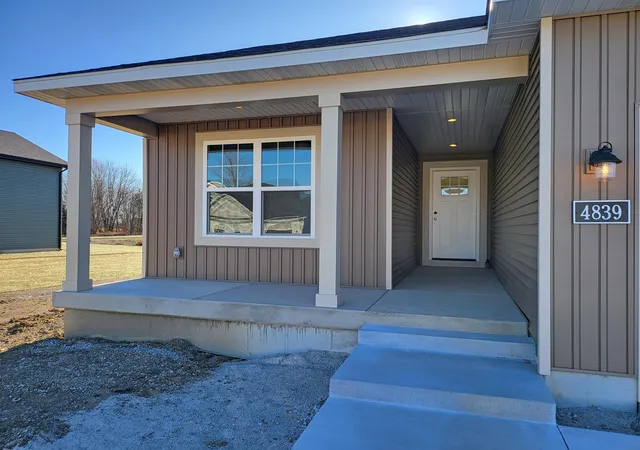 2nd image of 18416 Alexander Ave, Lowell, IN 46356 | MLS# 840115