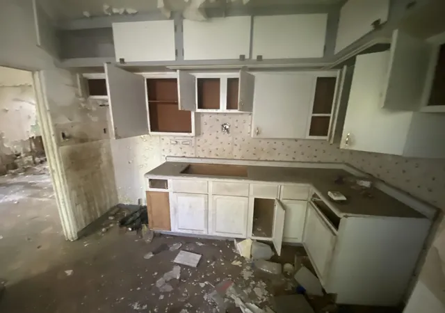 Photo 3 of Sale Pending at 712 E 40th Avenue, Gary, IN 46409 | MLS# 840212 | Listing updated on 2026-07-22